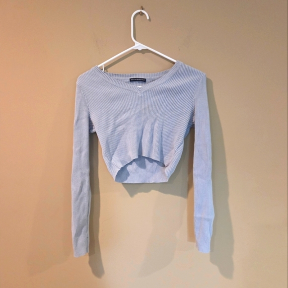 Brandy Melville Tops - 3/16 Brandy Melville Cropped Sweater